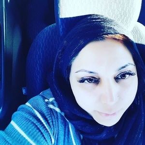 Meet your Posher, Naheed